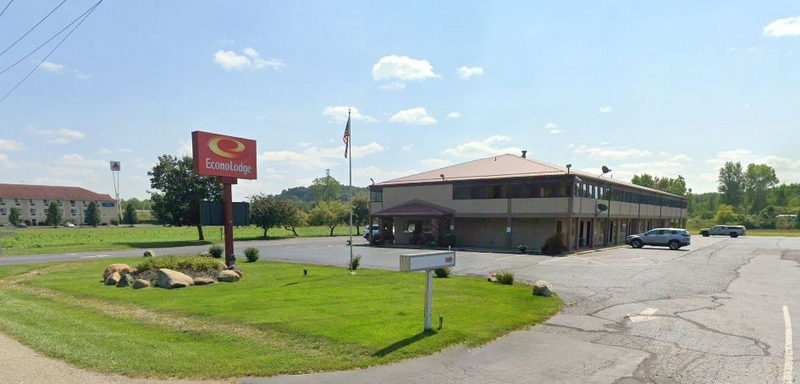 Mroczek Inn (Econolodge) - Street View (newer photo)